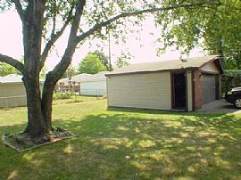 SINGLE FAMILY HOUSE FOR RENT in Clinton Township, MI (Photo 2 of 4)