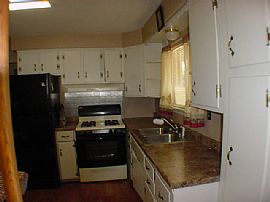 SINGLE FAMILY HOUSE FOR RENT in Clinton Township, MI (Photo 3 of 4)