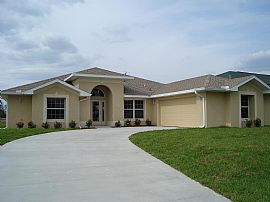 4 BR/2 FB Home, Golf Course access  in Cape Coral, FL