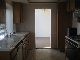 Great Spacious home in San Bernardino, CA (Photo 2 of 3)