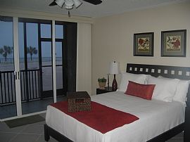 Furnished 2BD/2BA Water Front Condo in Saint Petersburg, FL (Photo 2 of 6)
