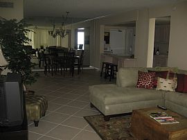 Furnished 2BD/2BA Water Front Condo in Saint Petersburg, FL (Photo 3 of 6)
