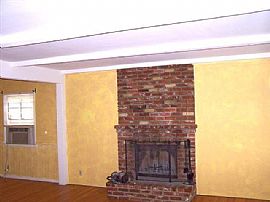 Charming Cottage House in West Toluca Lake, CA (Photo 2 of 6)