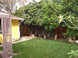 Charming Cottage House in West Toluca Lake, CA (Photo 6 of 6)