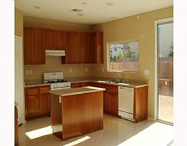 2007 single house for rent in Las Vegas, NV (Photo 3 of 6)