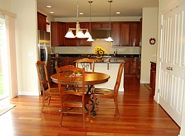 IMMMACULATE furnished executive home in Maple Valley, WA (Photo 3 of 6)