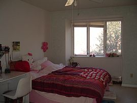 Gorgeous townhouse avail Feb 25 in Annandale, VA (Photo 6 of 6)