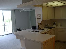 Large tranquil waterfront condo. in Fort Lauderdale, FL (Photo 2 of 4)