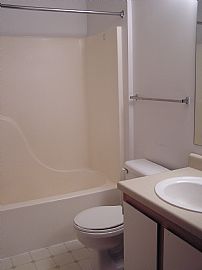 Spacious 2 bedroom Townhome!! in Holland, MI (Photo 6 of 6)