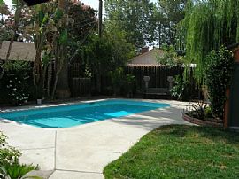 Immaculate house with 3 bedrooms, 2 bath in Winnetka, CA (Photo 2 of 4)