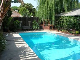 Immaculate house with 3 bedrooms, 2 bath in Winnetka, CA (Photo 3 of 4)