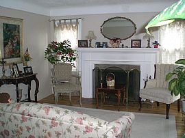 Beautiful Home, Must see right now in Southgate, MI (Photo 2 of 6)