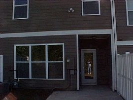 LIKE NEW TOWNHOME NEAR LAKE LANIER in Flowery Branch, GA (Photo 3 of 4)