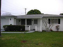 EXCELLENT NEIGHBORHOOD in Venice, FL (Photo 2 of 2)