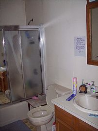 Rooms for graduate students at UMass in Amherst, MA (Photo 4 of 6)