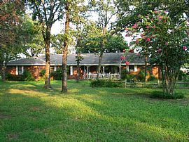 Executive Country Home in Granbury, TX