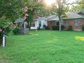 Executive Country Home in Granbury, TX (Photo 2 of 6)