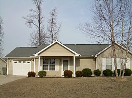 3 Bd, 2 Ba. Beautifully Maintained Ranch in Fountain Inn, SC