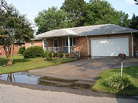 Single family home  in Virginia Beach, VA