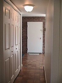 2 BR 2 Bath Cond "INCLUDES ALL UTILITIES in Gaithersburg, MD (Photo 4 of 6)