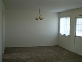 Newly Renovated Townhome in Peru, IN (Photo 2 of 6)