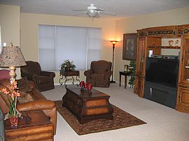 Beautiful 2 bd, 1.5 bath End-Unit  in Tampa, FL (Photo 4 of 6)