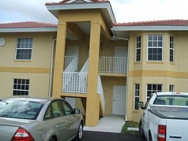 2/2 "Like New" Condo  in Fort Myers, FL