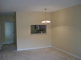 2/2 "Like New" Condo  in Fort Myers, FL (Photo 5 of 6)
