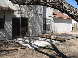 Clean NW San Antonio home, lg. yard/deck in San Antonio, TX (Photo 2 of 4)