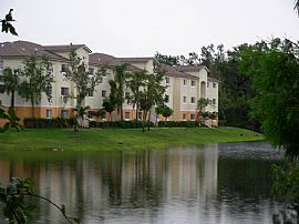 Amazing Condo Move In Right Now in Hollywood, FL (Photo 5 of 5)