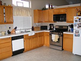 Very cute 3bedroom 2 bath in Lake Elsinore, CA (Photo 2 of 6)