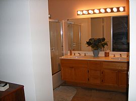 Very cute 3bedroom 2 bath in Lake Elsinore, CA (Photo 5 of 6)