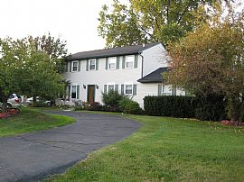 Beautiful 4 bedroom, ready to rent!! in West Bloomfield, MI