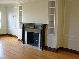 3bed, 3 bath, lake views, HEAT INCLUDED in Chicago, IL (Photo 2 of 6)