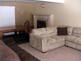 Beauiful 4 Bedroom w/ bonus 5th Bedroom! in Flint, MI (Photo 3 of 6)