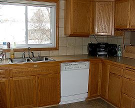 Beauiful 4 Bedroom w/ bonus 5th Bedroom! in Flint, MI (Photo 4 of 6)