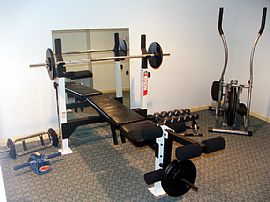 Beauiful 4 Bedroom w/ bonus 5th Bedroom! in Flint, MI (Photo 6 of 6)