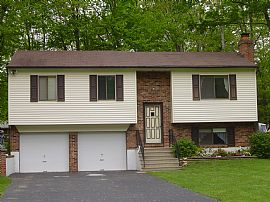 Large, 3 bedroom house on half acre with in Withamsville, OH