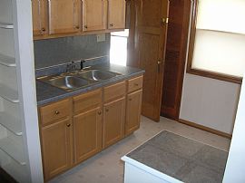 2 Bedroom Upper and Lower Units  in Greenfield, WI (Photo 3 of 6)