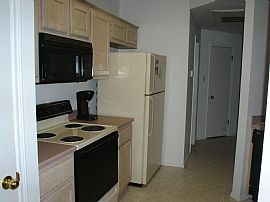 Great two story Duplex in Arboretum area in Austin, TX (Photo 2 of 4)