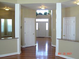 5 Bed Rms, 3.5 Baths SFH on 1/3 Acre in Leesburg, VA (Photo 4 of 6)