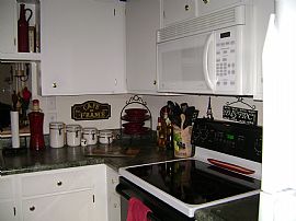 Townhouse Next to pool! in Lynchburg, VA (Photo 3 of 6)