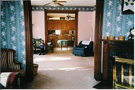 5 bedrm 3000 sf Victorian, tip top shape in Manchester, IA (Photo 4 of 6)