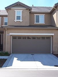 Gated Community 3bdr 2.5 bath Townhouse in Brentwood, CA