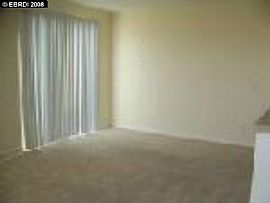 Gated Community 3bdr 2.5 bath Townhouse in Brentwood, CA (Photo 5 of 6)