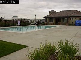 Gated Community 3bdr 2.5 bath Townhouse in Brentwood, CA (Photo 6 of 6)