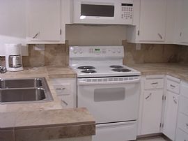 Fully Furnished 1 brm Duplex Apt. in Seattle, WA (Photo 2 of 6)