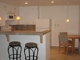 Fully Furnished 1 brm Duplex Apt. in Seattle, WA (Photo 3 of 6)