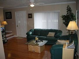 Remodeled  townhouse with shared garage in Clearwater, FL (Photo 2 of 6)