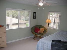 Remodeled  townhouse with shared garage in Clearwater, FL (Photo 4 of 6)